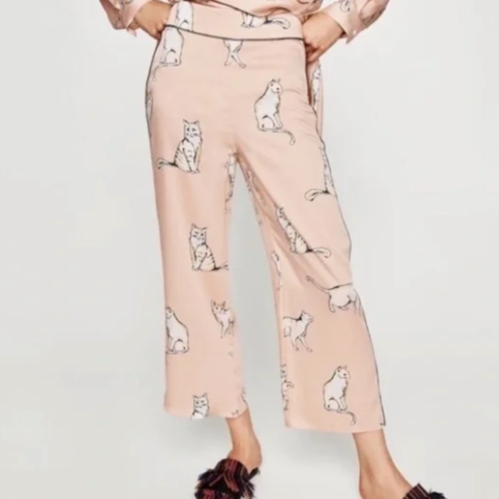 ZARA BLOGGER FAVE SATIN CAT PRINT PANTS